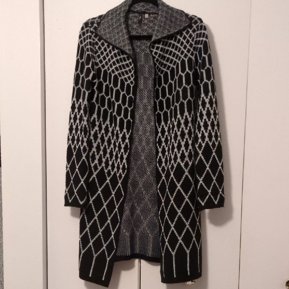 Milano Geometric Black and Gray Women's Sweater
